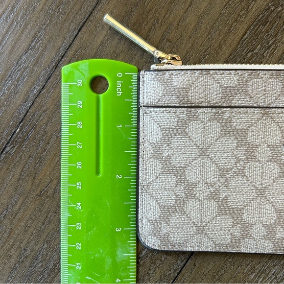 Kate Spade Spade Flower Zip Cardholder Wallet - Beige & Cream - Picture 12 of 12